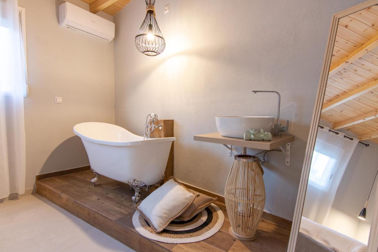 Georgianna'S Suite With Private Pool , 'Blank Suite' Charokopio Dış mekan fotoğraf